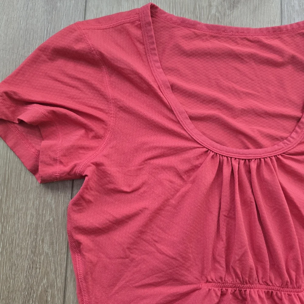 Lululemon Athletic Top Red T Shirt Short Sleeve Size 6